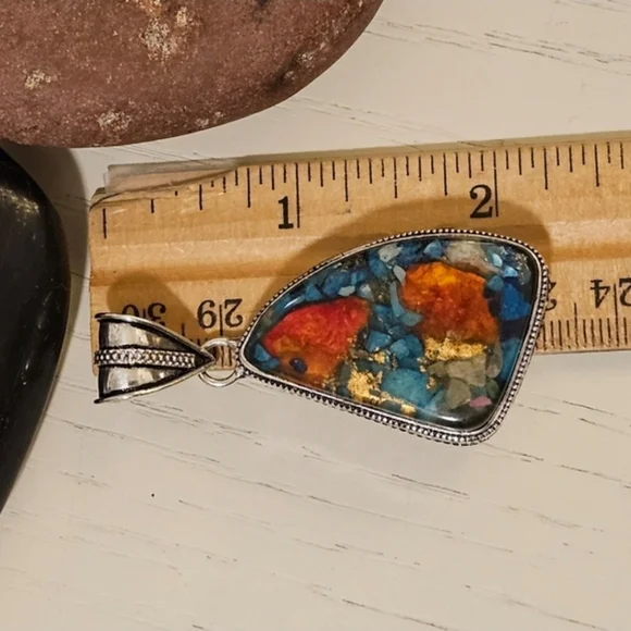 Spiny Oyster Turquoise 2" Pendant - Brings luck, peace and protection - Picture 4 of 4